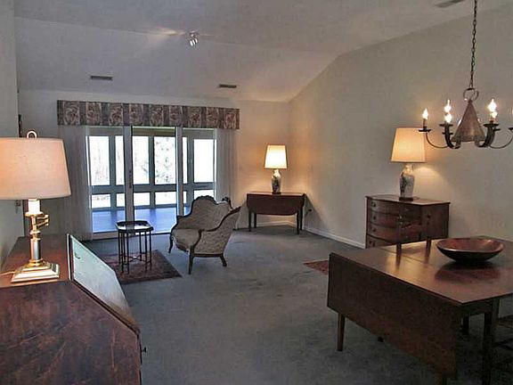 5th image of 5 Vanderbilt Dr #122
