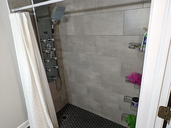 3rd image of 345 Lasalle Ave #2509