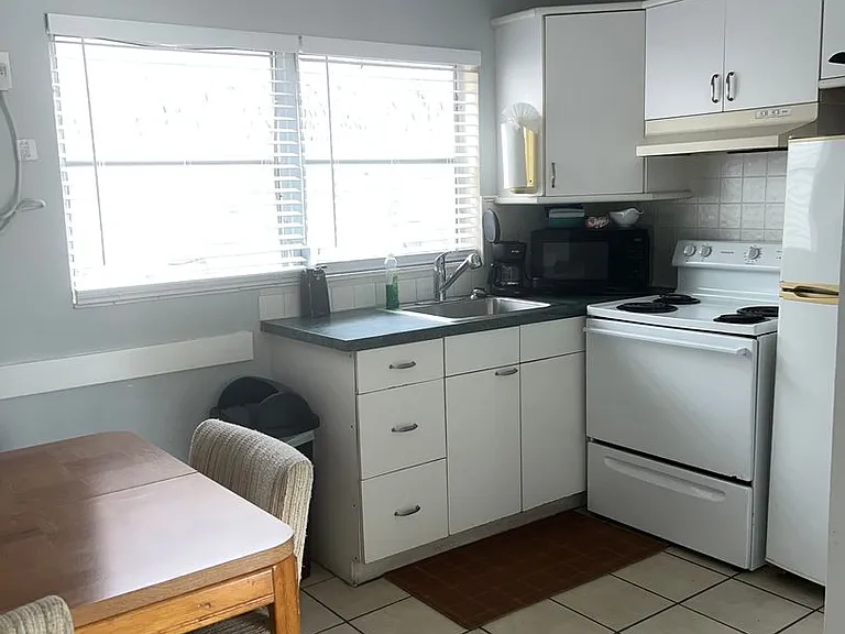 4601 SE 5th Ave — Photo 22