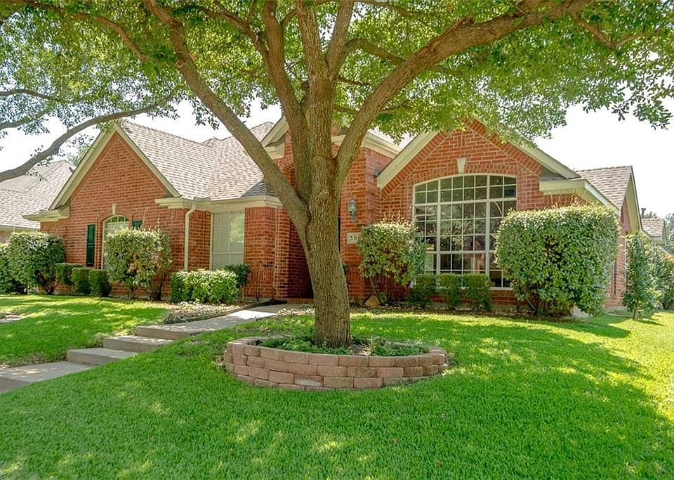 1st image of 306 Fairfax Dr