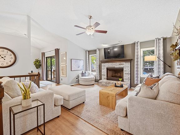 4th image of 11615 W May St