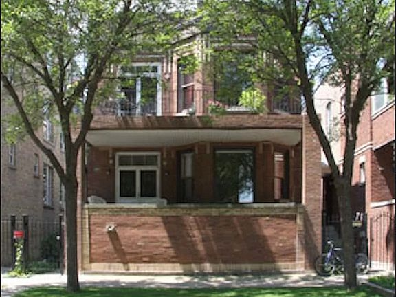 2nd image of 906 N Oakley Blvd #Garden