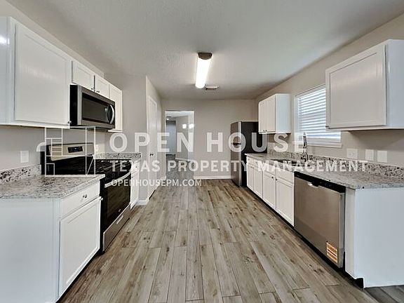 4th image of 21922 Willow Shade Ln