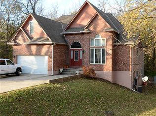 19500 E Bundschu Rd, Independence, MO 64056