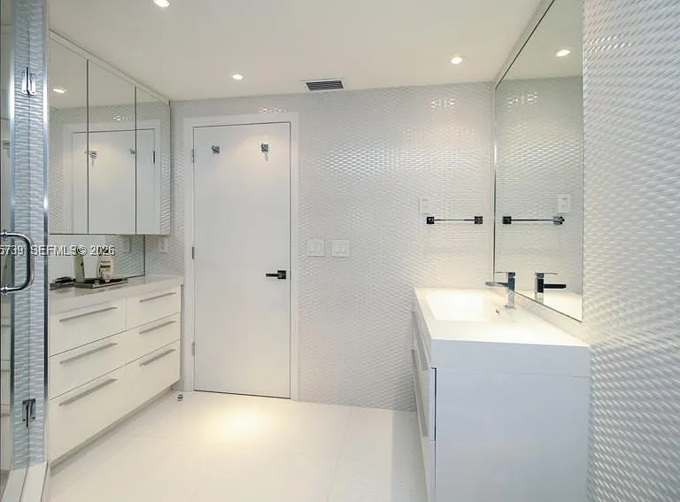9801 Collins Ave #9W — Photo 13