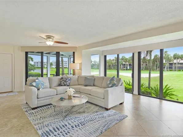 303 NE Golfview Cir, Stuart, FL 34996