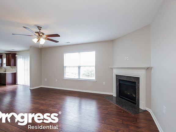 5th image of 2879 Village Center Dr