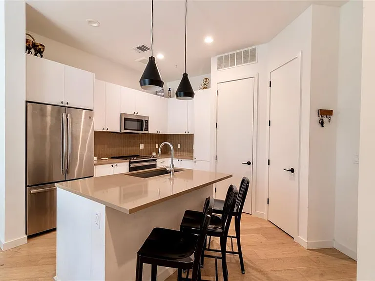 800 Embassy Dr #115 — Photo 7