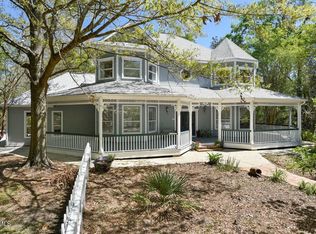 123 Perryman Rd, Ocean Springs, MS 39564