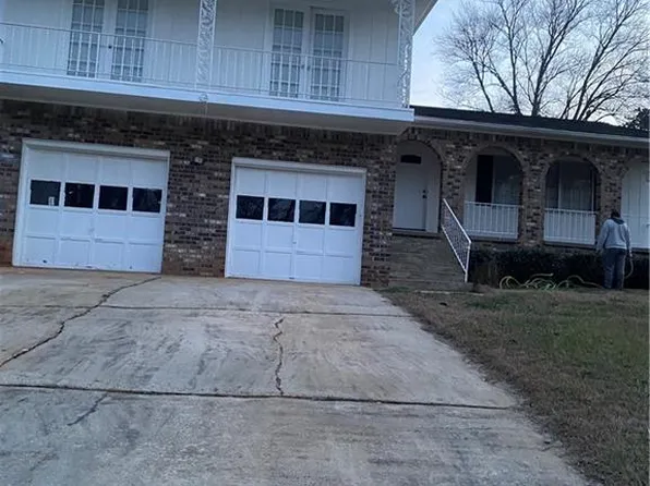 3883 Grand Pines Dr, Decatur, GA 30034