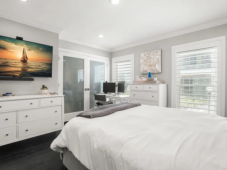 2925 W Santiago St — Photo 24