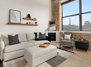 100 S Ashland Ave APT 202, Chicago, IL 60607