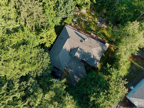 4th image of 82 Goldfinch Lane