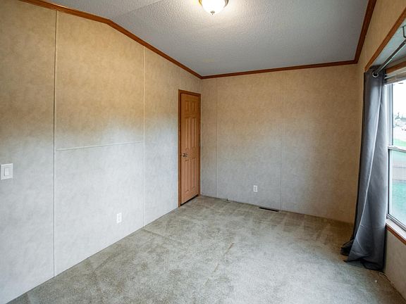 5th image of 4805 50th St