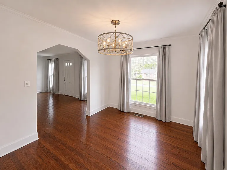147 Brookfield Ave — Photo 3