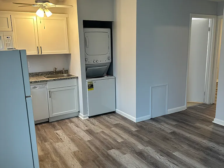 761 Adams St — Photo 20