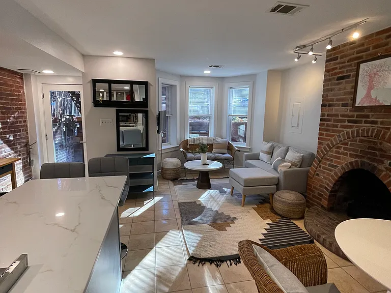 1115 P St NW #2 — Photo 4