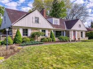 23250 Wimbledon Rd, Shaker Heights, OH 44122