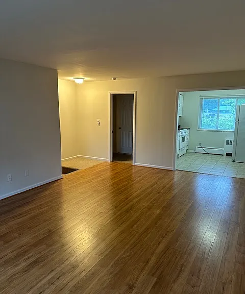 1319 Anderson Ave #16 — Photo 2
