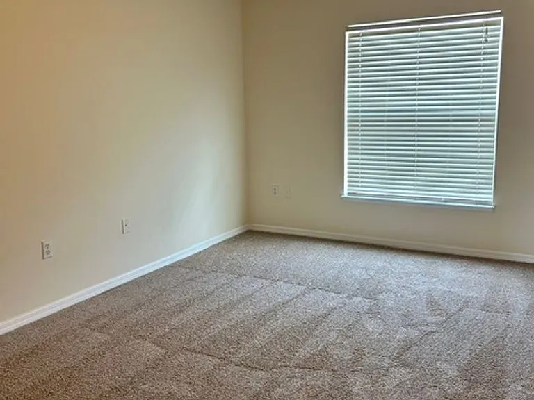 2940 Bedford St — Photo 34