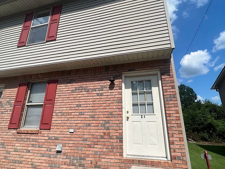 148 W Peach St — Photo 4