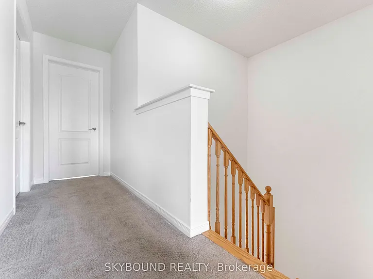70 Munro Cir — Photo 7