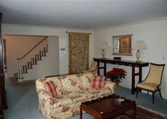 3rd image of 2691 Belvoir Blvd