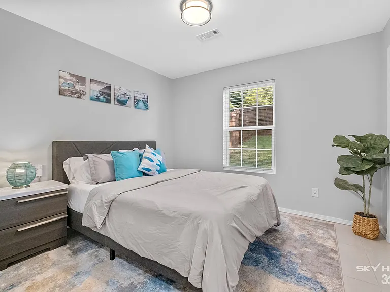 729 S Erika Ave — Photo 38