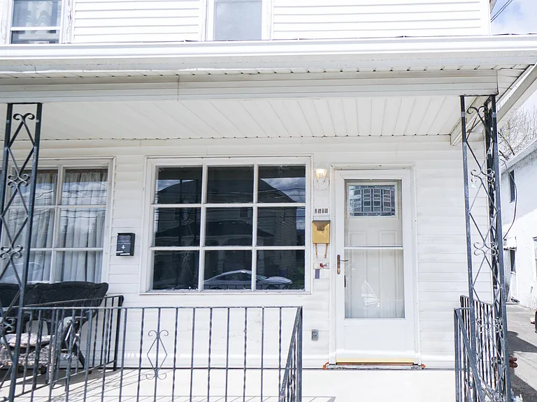 1519 Meylert Ave — Photo 2