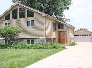 4513 Cross St, Downers Grove, IL 60515