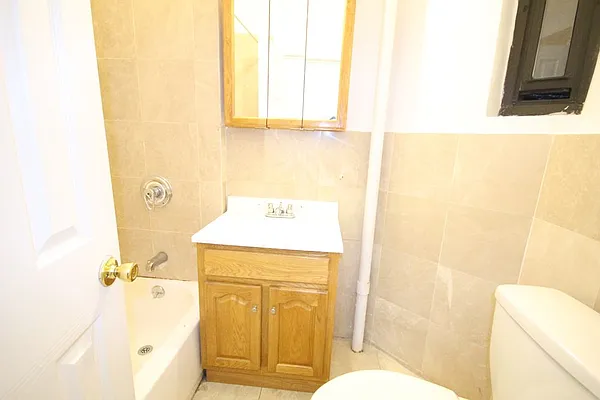 Rented by Dynamik Realty | media 18