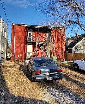 2nd image of 1606 Maury St