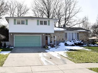 1144 E Dartmoor Ave, Seven Hills, OH