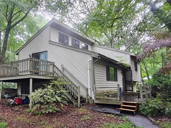 458 Klondike Rd, Charlestown, RI 02813