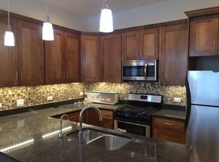 1008 W Belmont Avenue #2 Nd Floor, Chicago, IL 60657