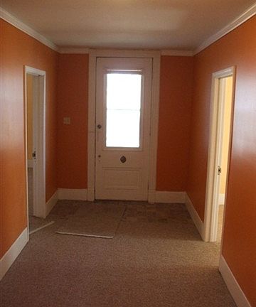 3rd image of 223 Woodford Ave