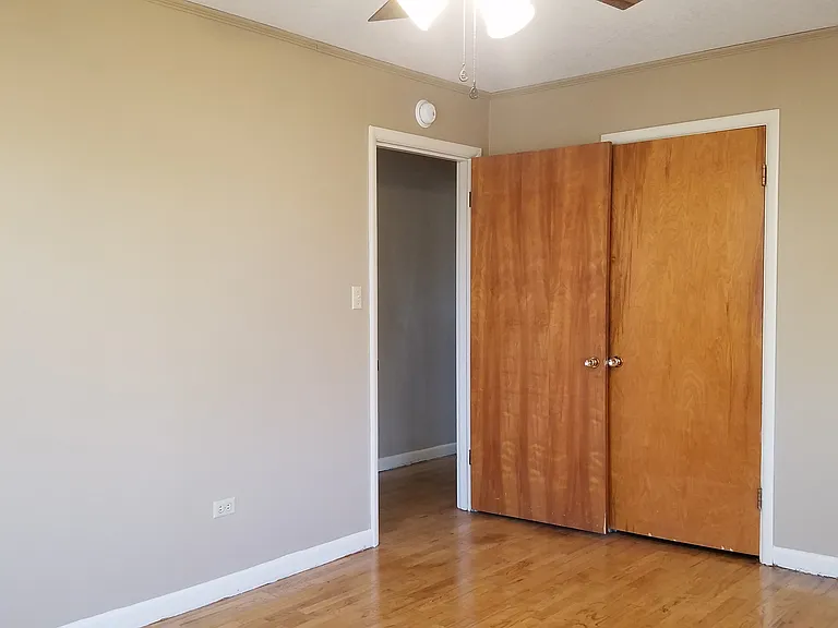 2217 Linwood Dr — Photo 6