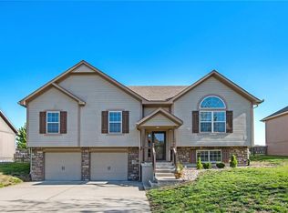 107 SW Hanging Garden St, Blue Springs, MO 64064