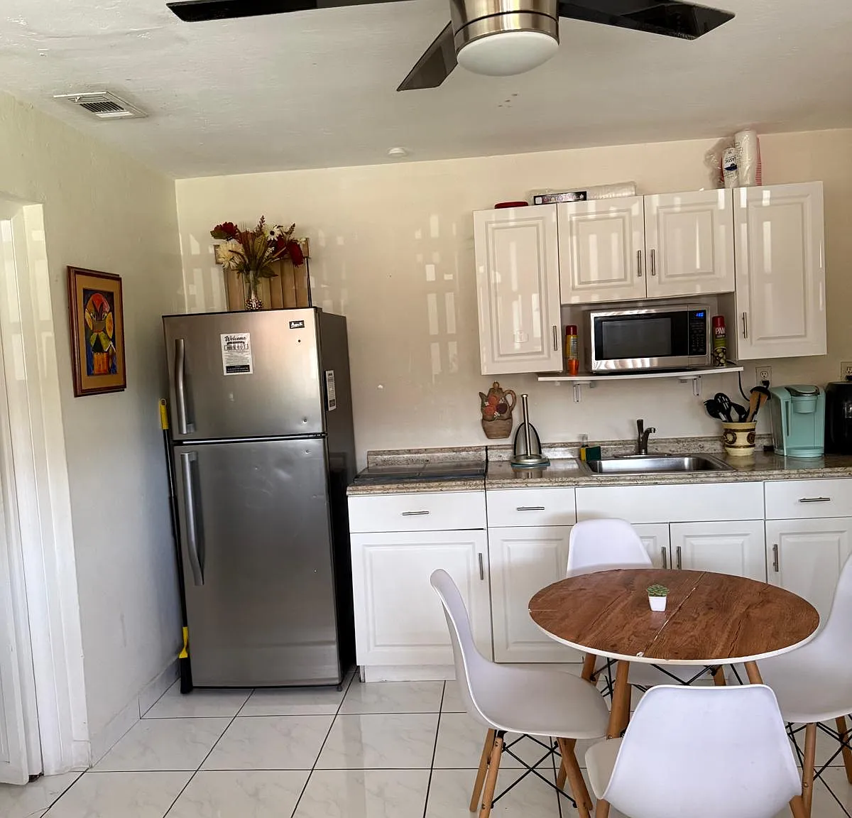 NE 7th Ave, North Miami Beach — Photo 1