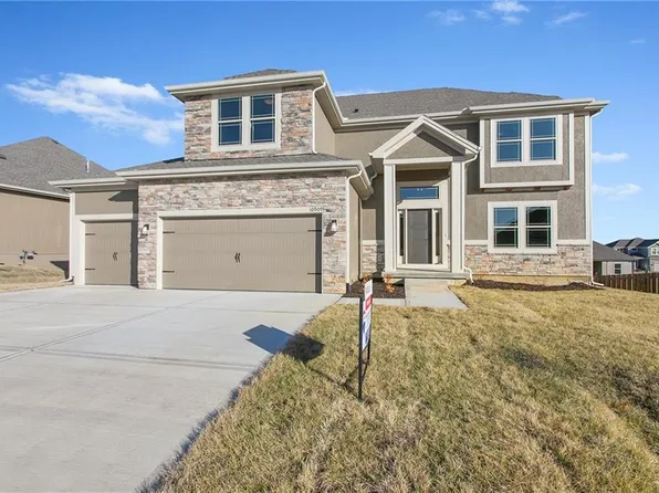 10909 N Corrington Ave, Kansas City, MO 64156