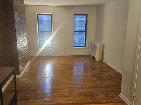 403 East 70th Street image 1 of 7