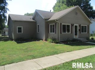 905 School St, Henry, IL 61537