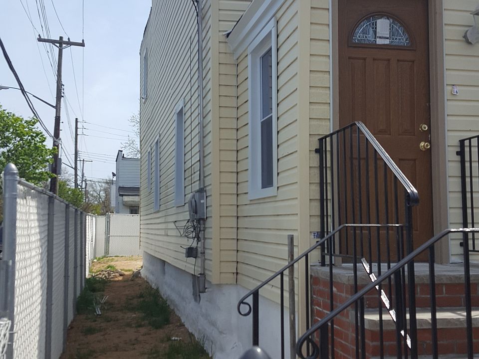 1st image of 57 118 Ave S