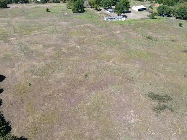 E Kyle Ln, McLoud, OK 74851