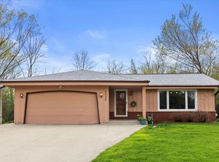 5035 S 40th St, Greenfield, WI 53221