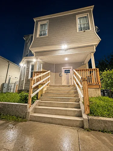 85 Auburn St Photo 1