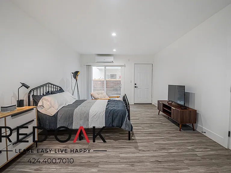 1346 N Fuller Ave #3 — Photo 5