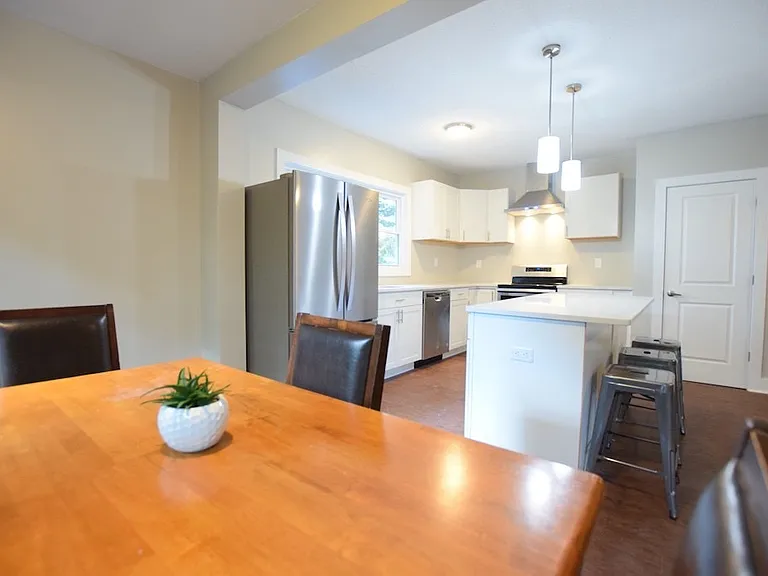 1002 N Aurora St — Photo 133