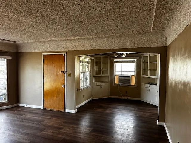 9610 Rosecrans Ave — Photo 6