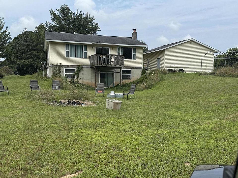 2nd image of 17550 McPhail Ave NE